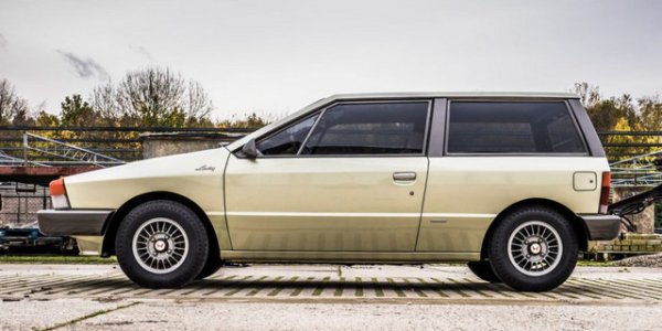 След като се скита из европейските изложения концепцията в крайна сметка попада в един от дилърите на Honda в Нидерландия и след това в ръцете на ексцентричния колекционер Майрън Вернис, който нарича себе си Junkman, тоест чистач. В това има много самоирония, но колекцията на Вернис наистина е много еклектична - колите са подбрани по единствения принцип - лично собственикът ги харесва.
И да, Майрън кара всяка от тези редки коли, така че пробегът на необичайната Honda надхвърля 3000 км. Много малко за Civic, но повече от солидно за единствения концепт в света.